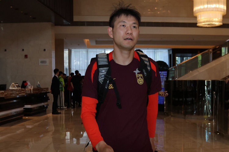 媒体人：如果李源一没伤没病，他落选名单在逻辑上讲不出合理性