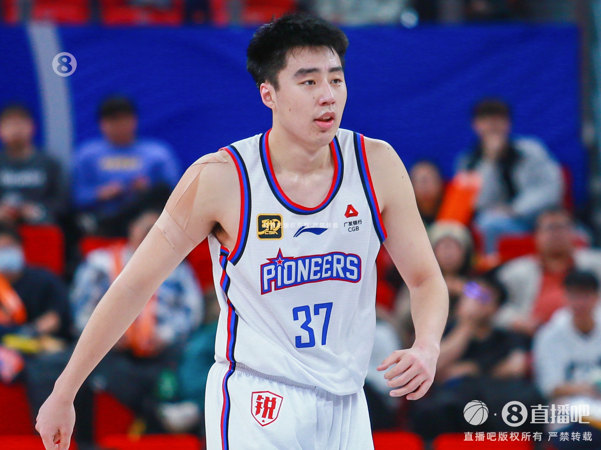 无奈最后6犯离场！杜伯超20中10&三分8中3空砍24分4板2帽