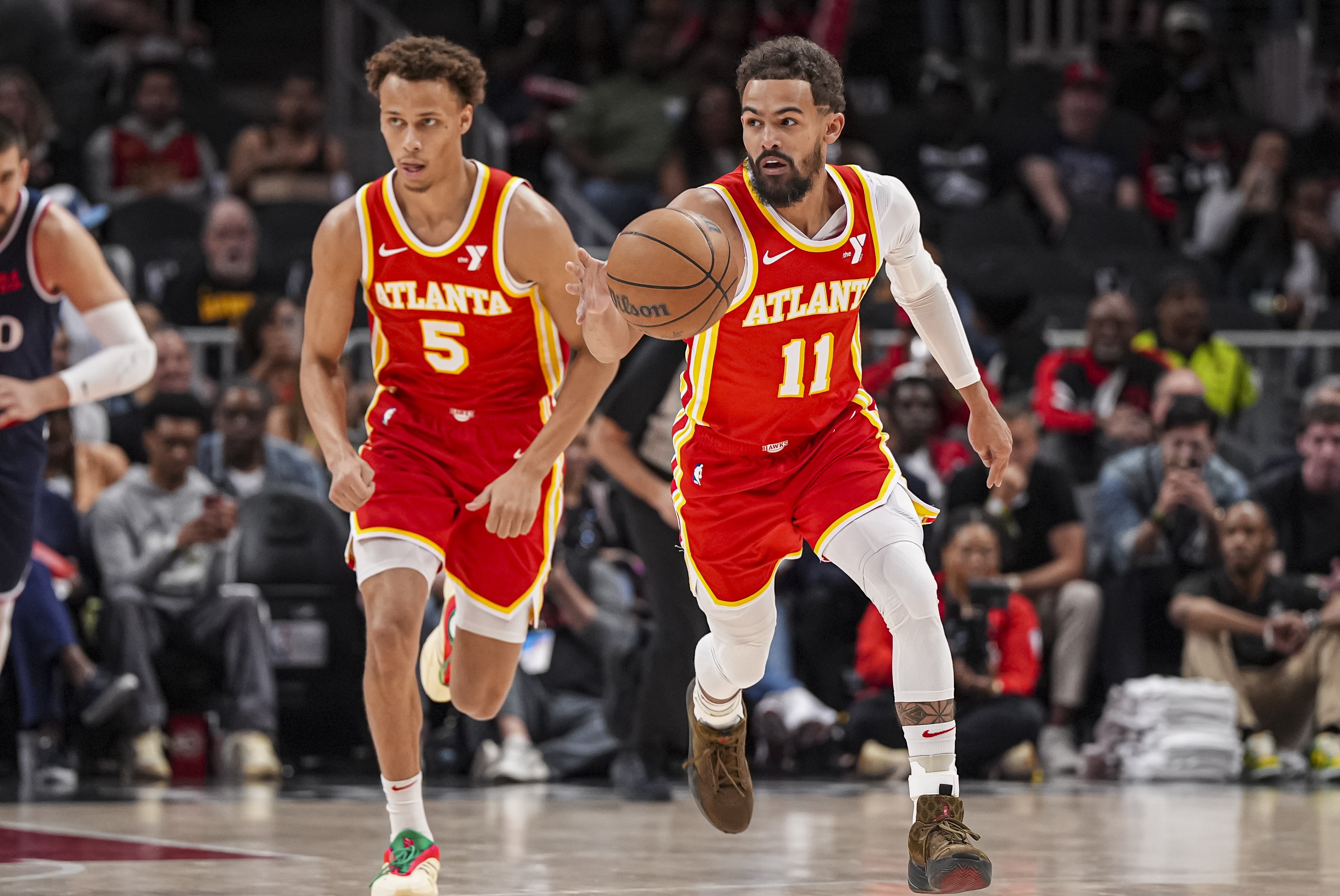 NBA历史上最年轻的单季200+抢断先生！特雷-杨：丹尼尔斯DPOY