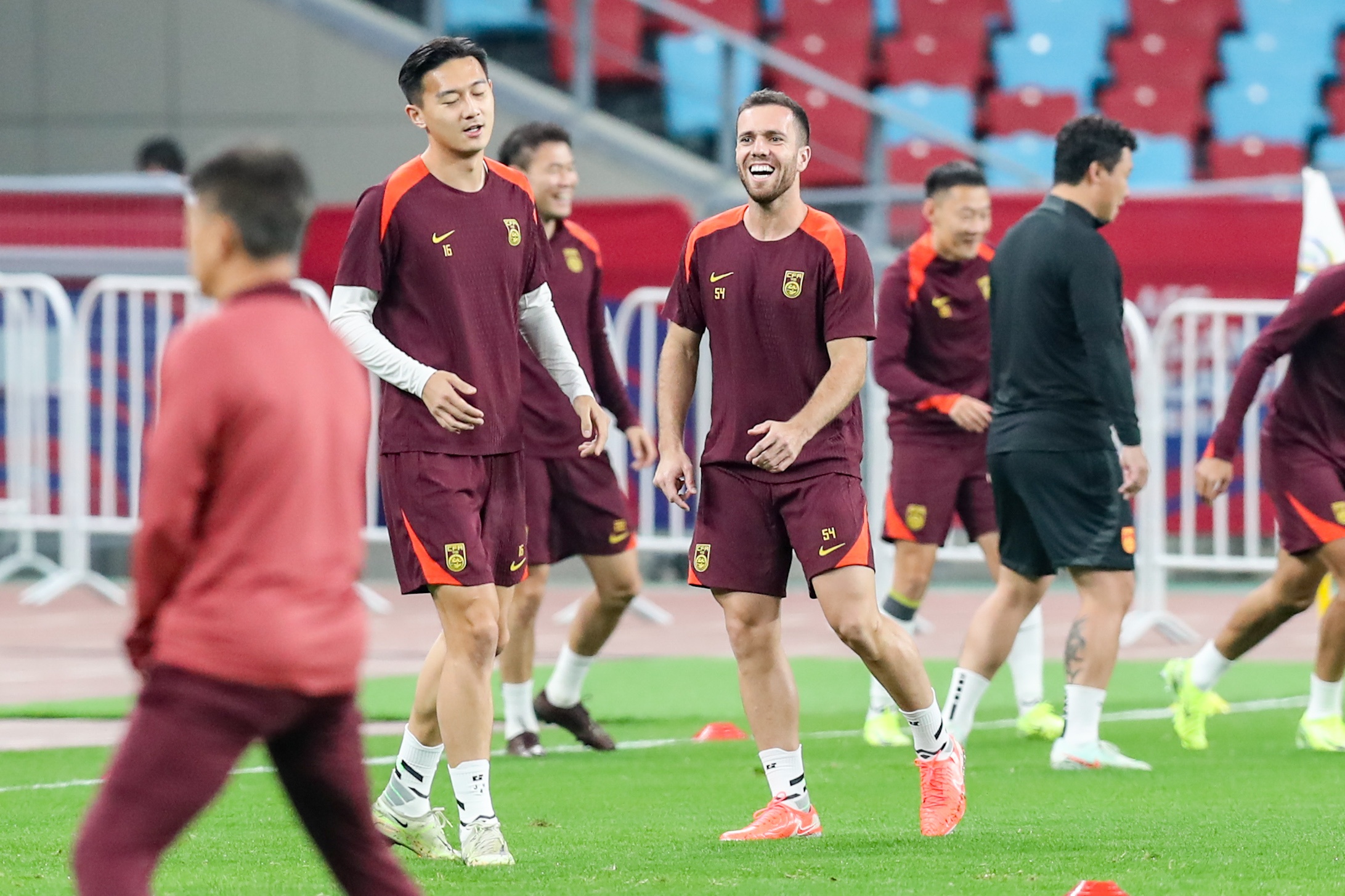 DeepSeek预测：国足1-2小负，有望借助主场优势1-1逼平澳大利亚